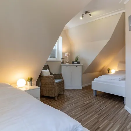 Holiday home Reetdachhaus Duenengras Spo Reetdachhaus Duenengras Spo